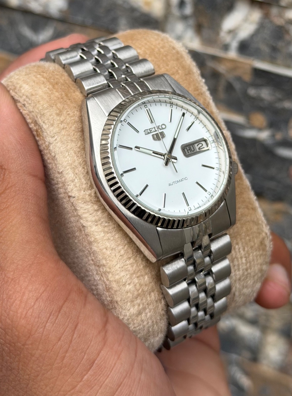 Vintage Seiko 5 Automatic 7009-3111 SNXJ-89 Silver Tone Fluted Bezel Men’s Watch