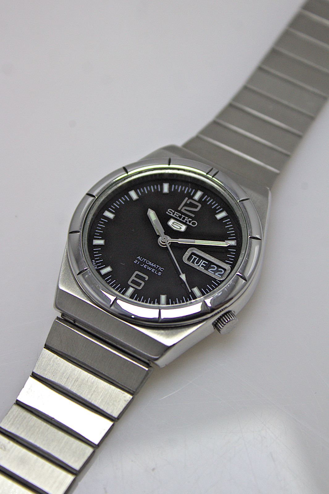 Seiko 5 Automatic 21 Jewels Round Black Dial Day/Date Japan Men’s Wrist Watch