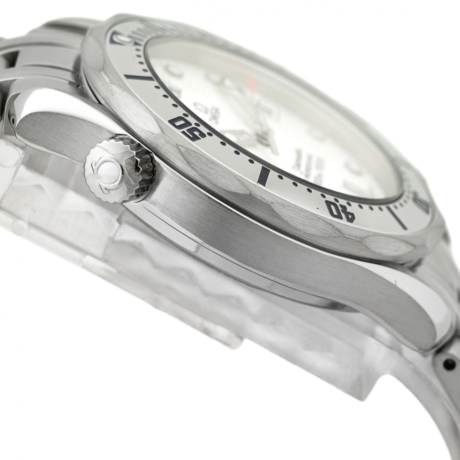 OMEGA Seamaster Professional Diver 2562.20.00 Quartz White Dial Men Warranty