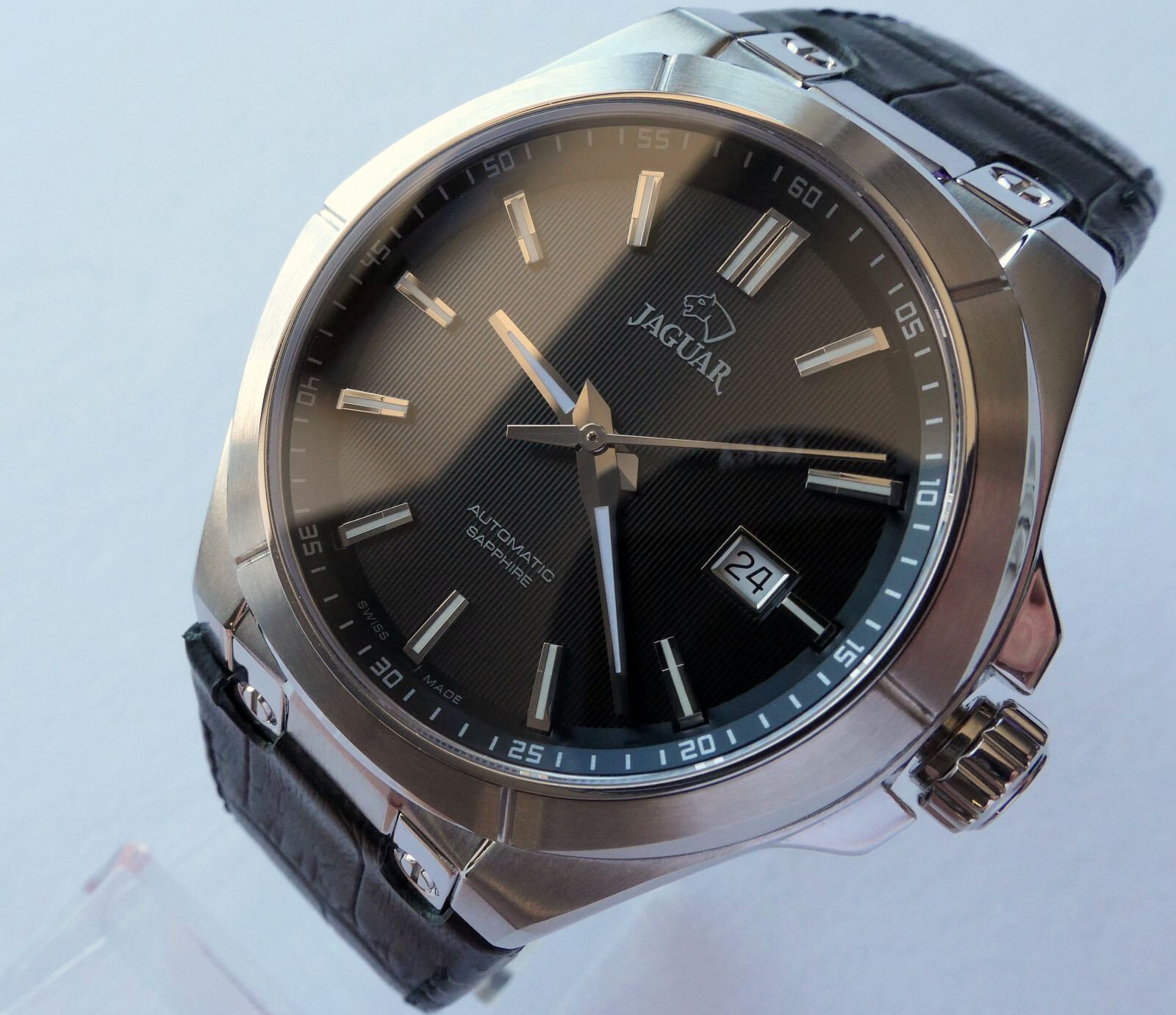 Jaguar Classic Coupe Art Deco Car Accessory Swiss Made Luxury Automatic Watch