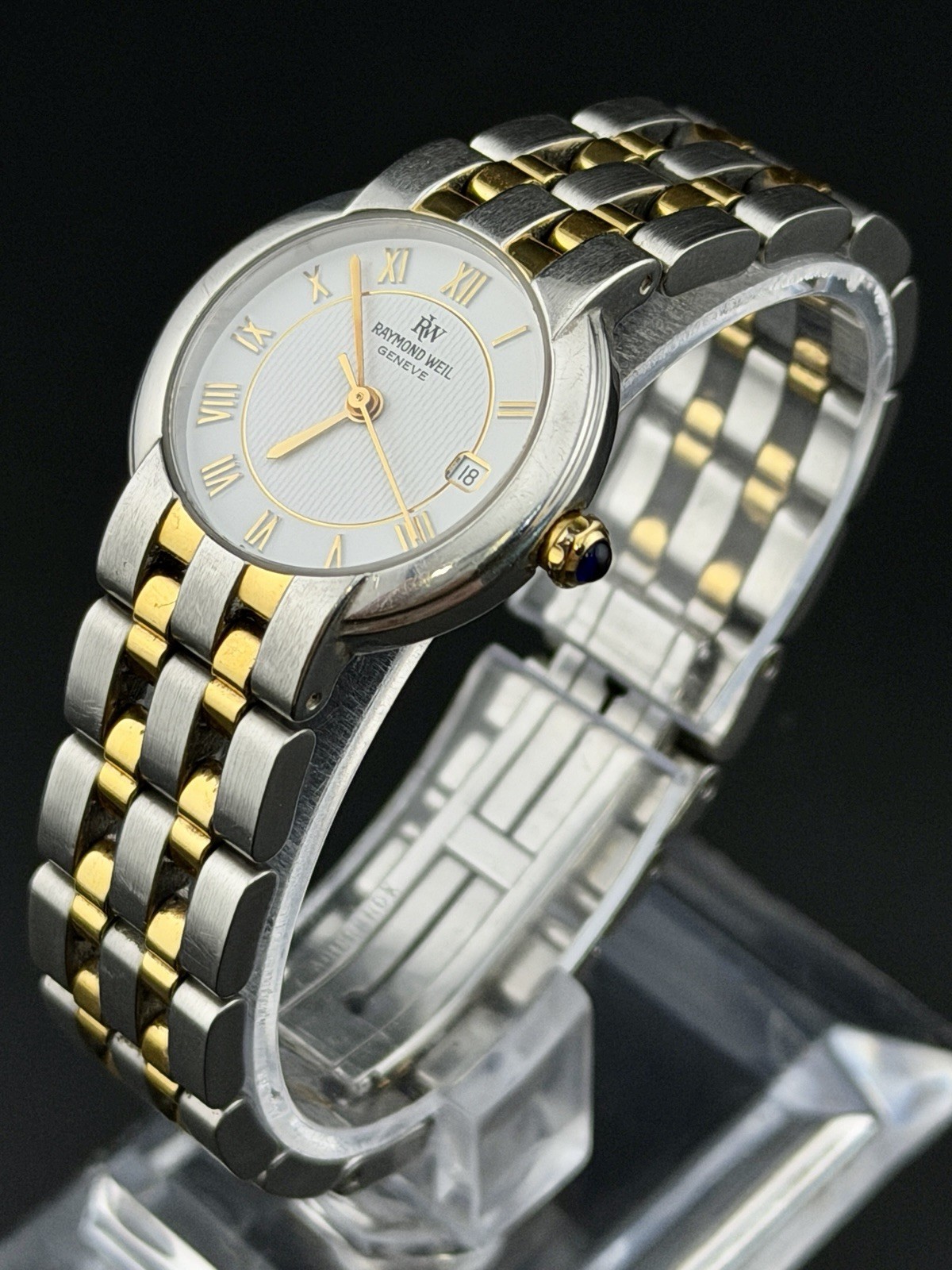 Working Ladies Classic Raymond Weil Geneve 2 Tone Watch W/Date Window 9970 L3