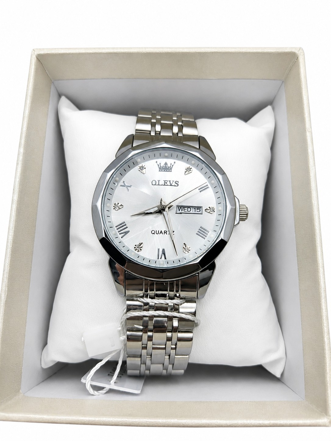OLEVS 9931 Men’s Quartz Watch Silver Sunburst Dial Stainless Steel Day Date