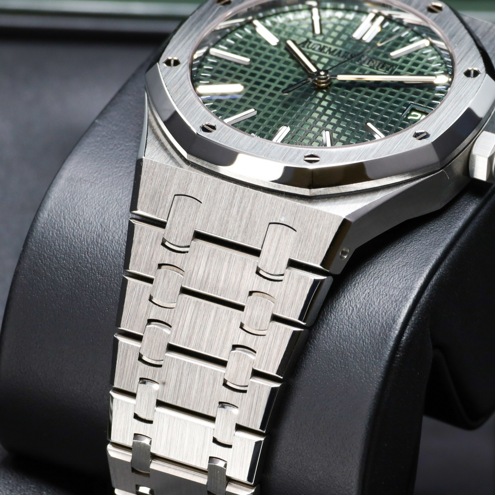 Audemars Piguet Royal Oak 2025 41mm Green Tapisserie Dial Royal Oak 15510ST