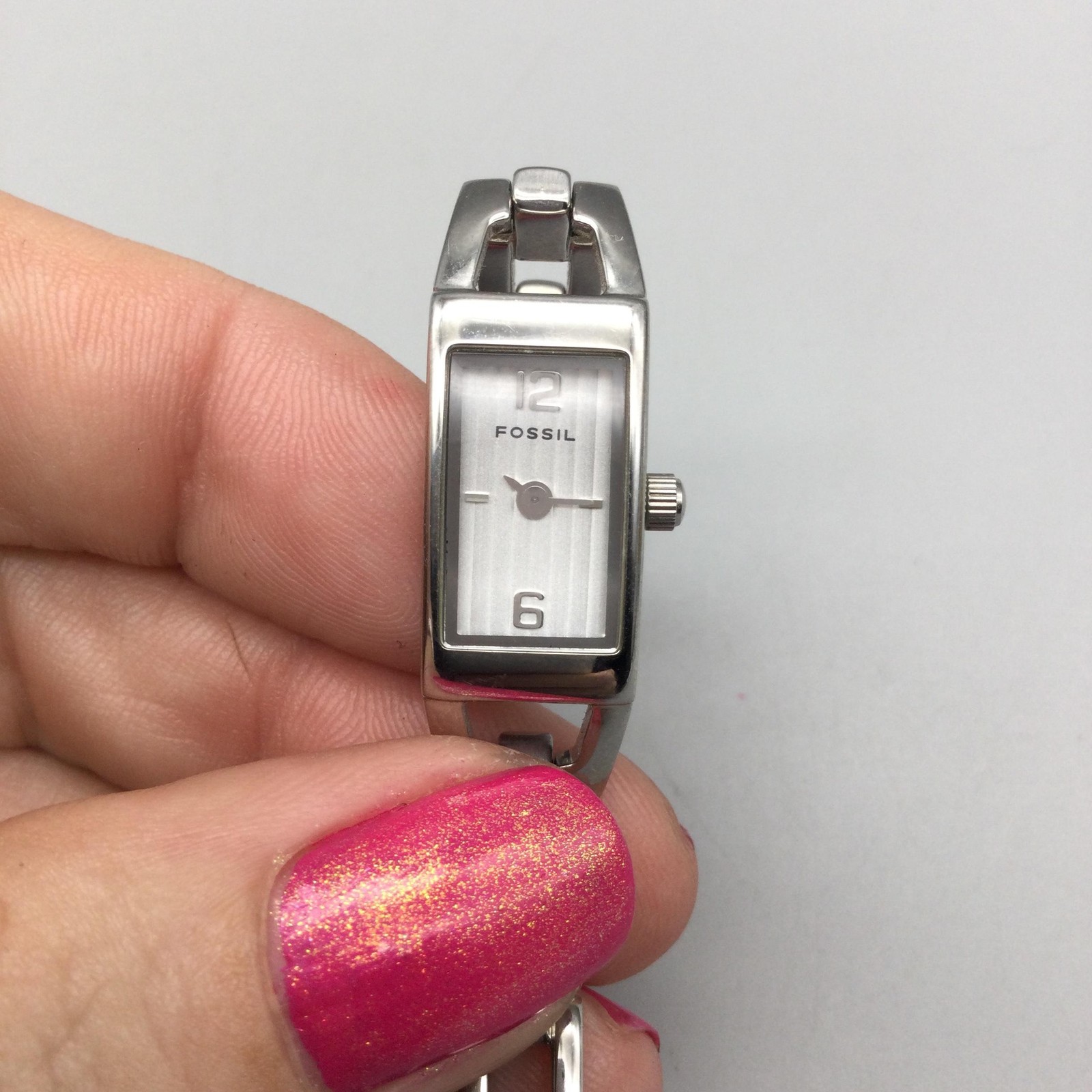 Fossil ES-1560 Womens Watch 11mm Silver Tone Stainless Bracelet New Battery 7.5″