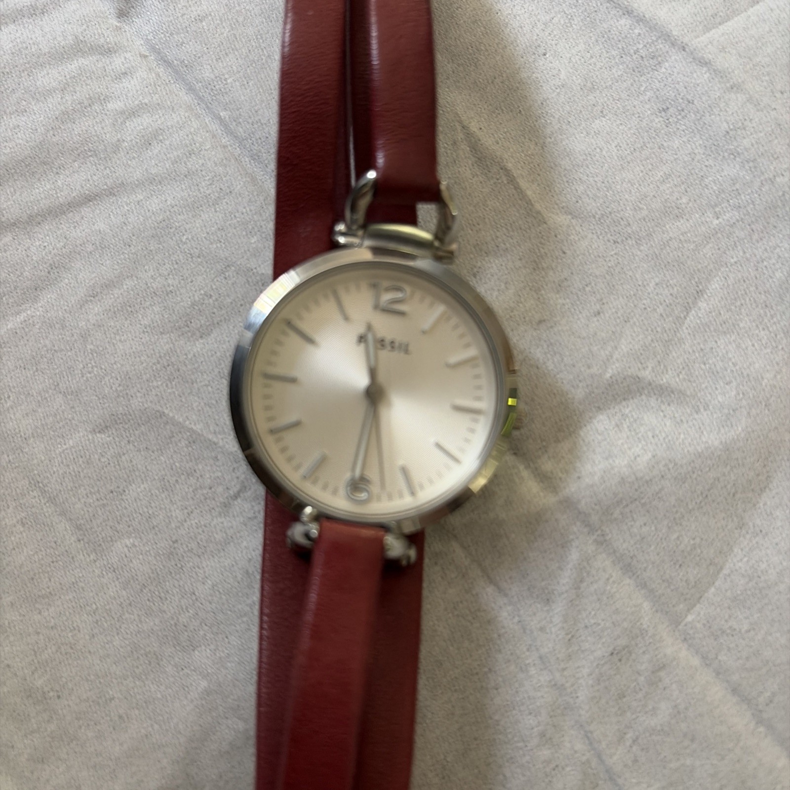 FOSSIL SILVER TONE S/STEEL LEATHER with Burgundy BANGLE BAND WATCH ES3157
