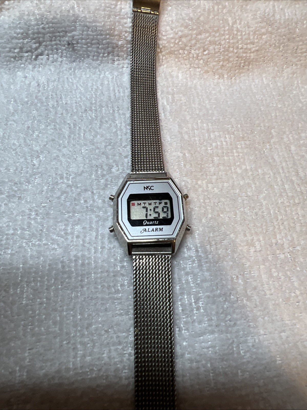 Vintage Novus Electronics Digital Quartz Alarm Watch New Battery ***Working***