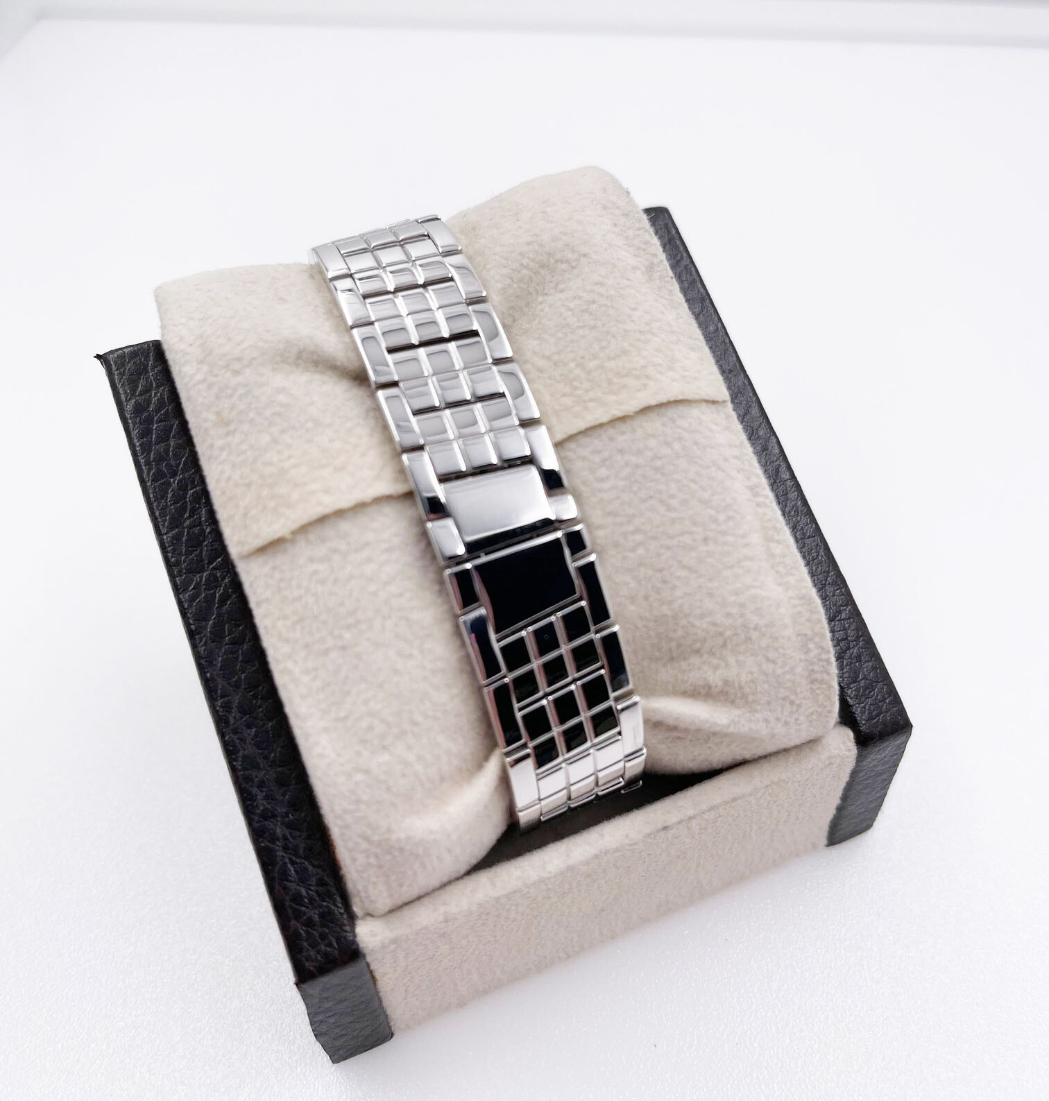 Vacheron Constantin Ladies Cambree Asymmetric 25515/U01G-9233 18K White Gold