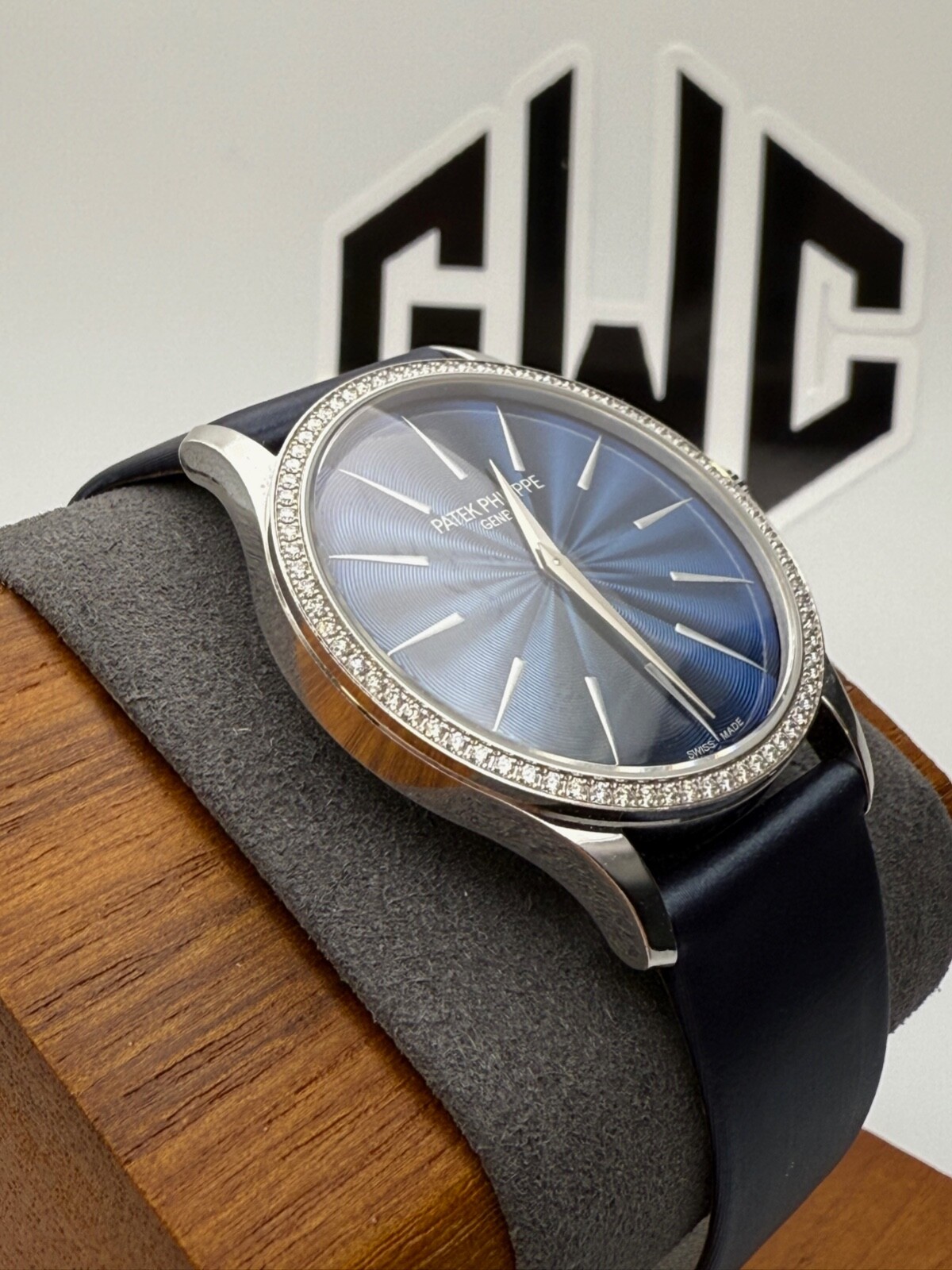 Patek Philippe Calatrava 4997/200G Diamond Blue Dial 18K White Gold 35mm Papers