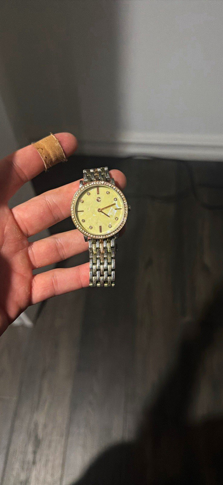 Women’s Analog Dress Watch Silver Tone Bracelet Gold Dial Gem-Set Bezel