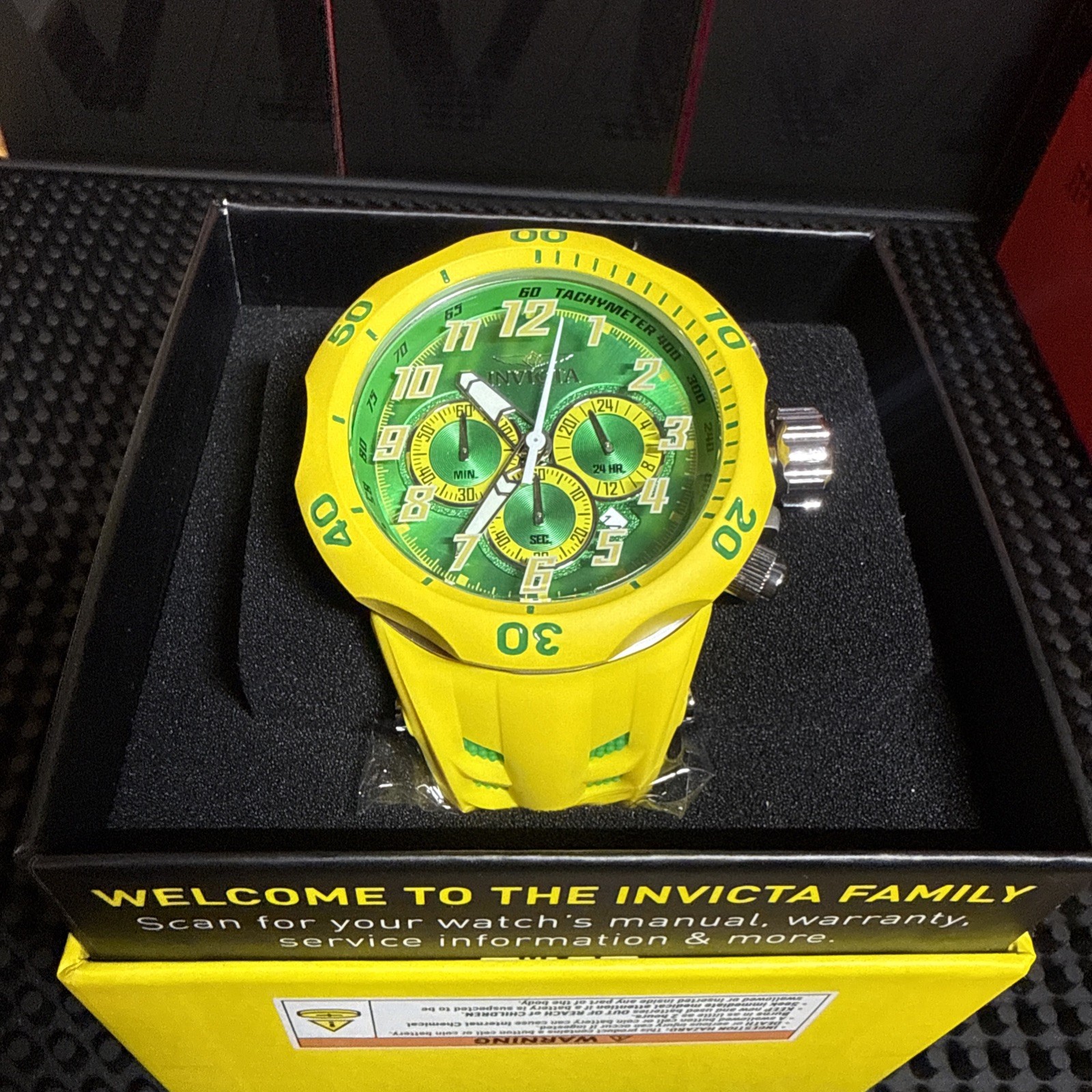 Invicta Venom Hydra 52mm Yellow And green dial silicone Band 50510