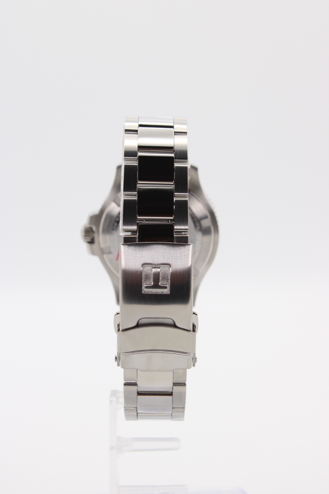 Tissot Seastar 1000 Quartz White Dial Unisex Watch T120.210.11.011.00