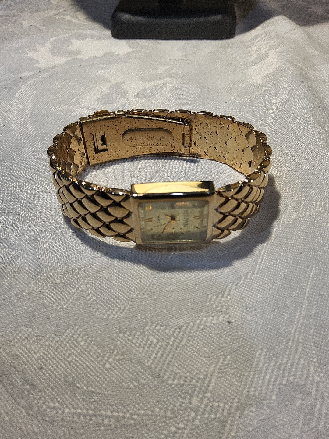 Joan Rivers Classics Diamond Quilted Gold Tone Ladies Watch Quartz New Battery