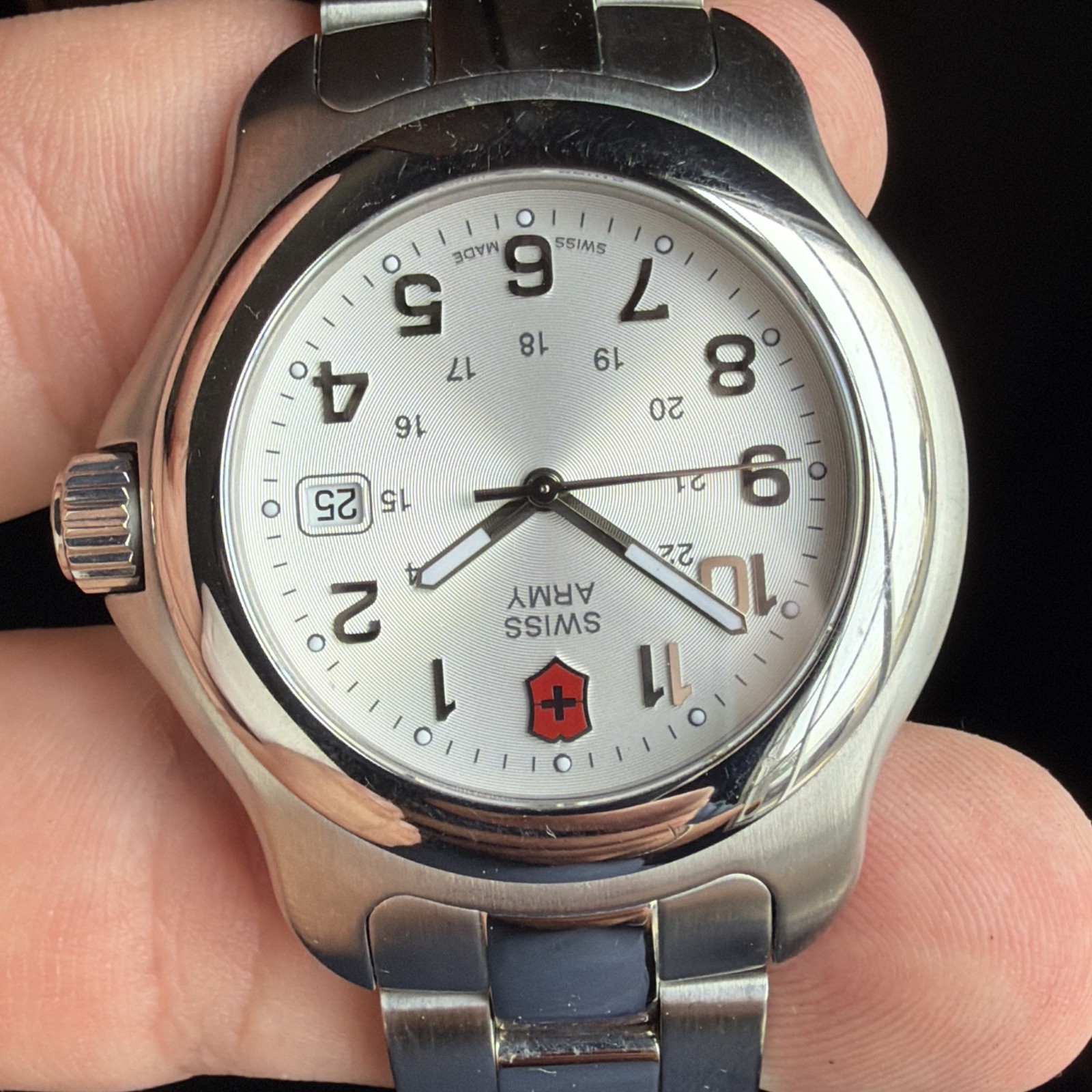 Victorinox Swiss Army Mens Classic OFFICERS 1884 Silver Dial Stainless 42mm READ