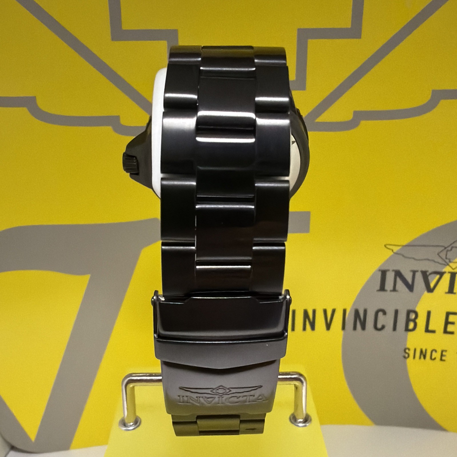 Invicta Pro Diver Gray Dial, Red Bezel & Black Stainless Band Men’s Watch! RARE!
