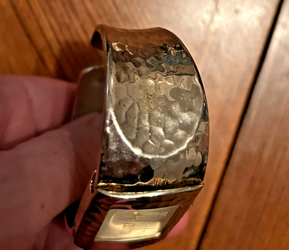 Studio Quartz Hammered Silver Tone Cuff Bracelet Watch New Battery Works