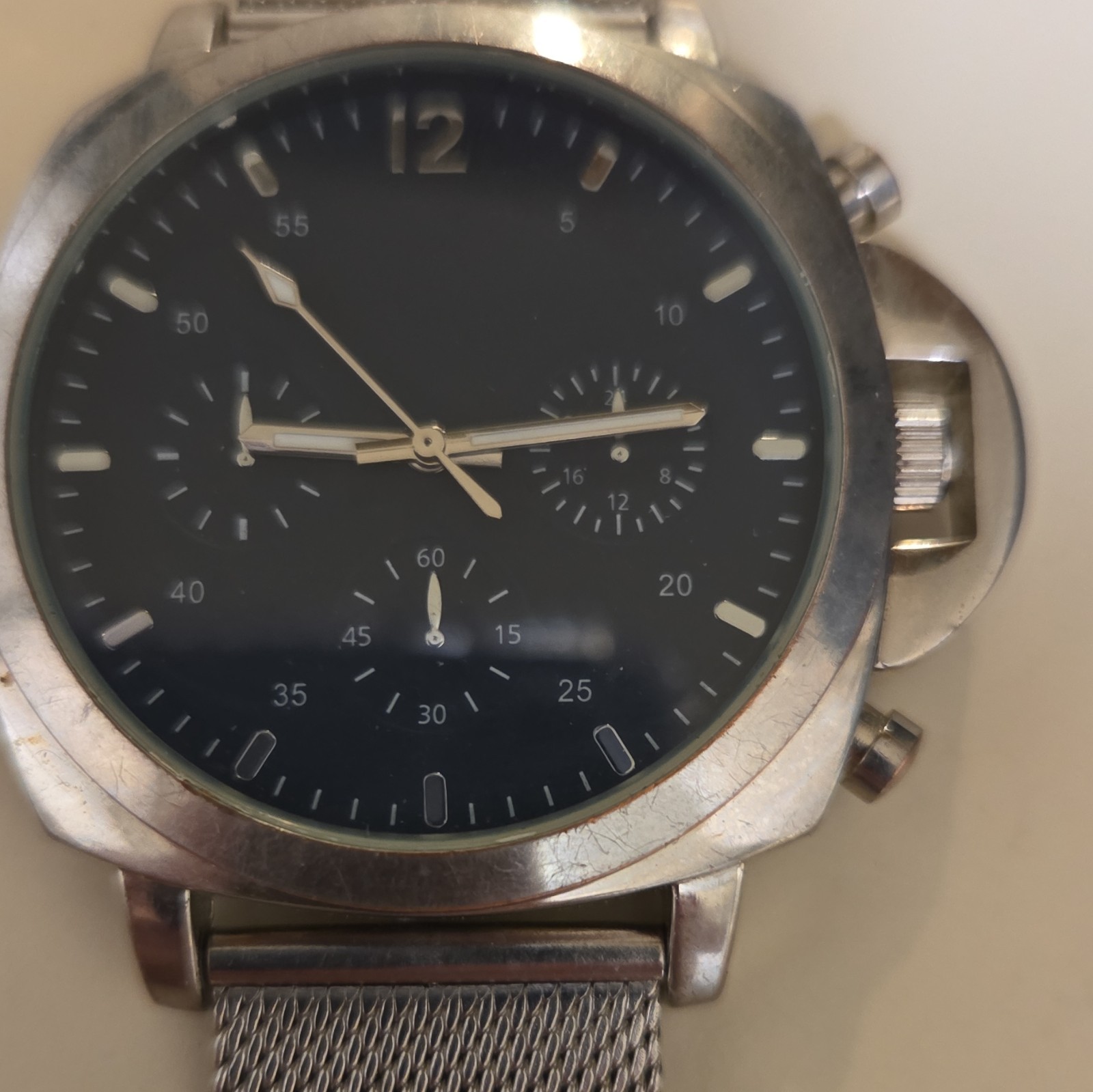 Analog Chronograph Style Wristwatch Black Dial Silver Metal Mesh Band Round