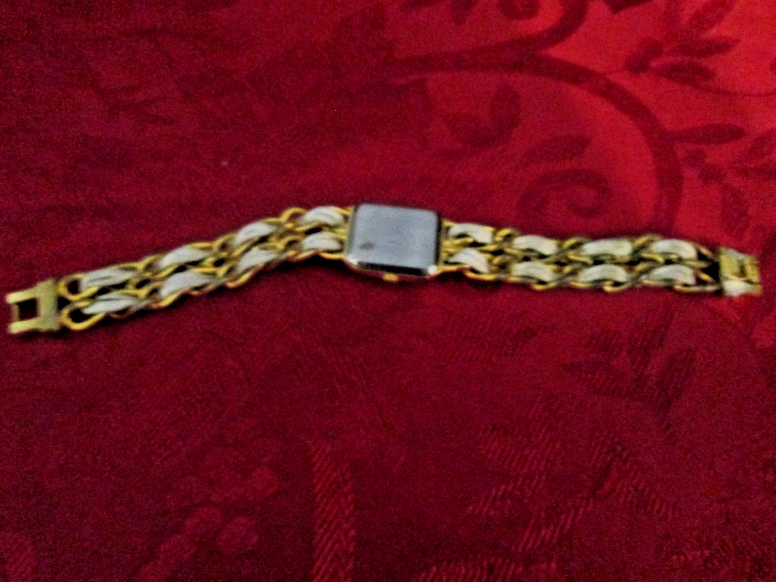 Vintage Joan Rivers Classics Gold Tone Chain White Leather Watch New Battery!