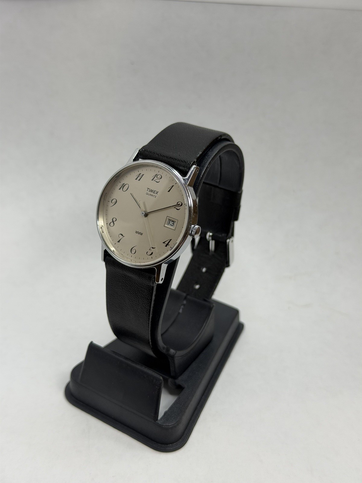 Vintage Timex Quartz T79 Date Watch Silver Dial Black Leather Strap Running