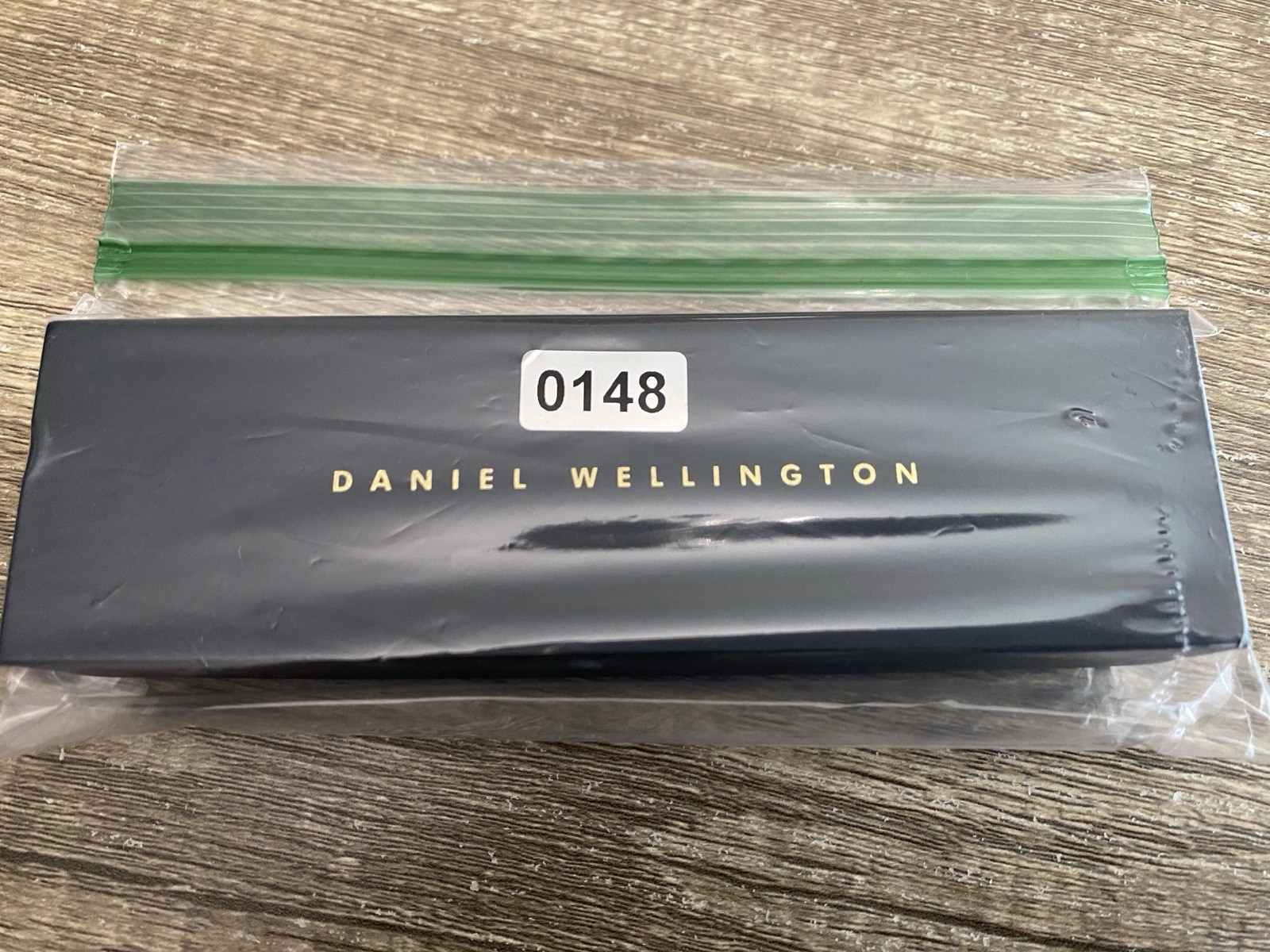 Daniel Wellington Cornwall NATO Nylon Watch Strap Women 16mm Rose Gold Black