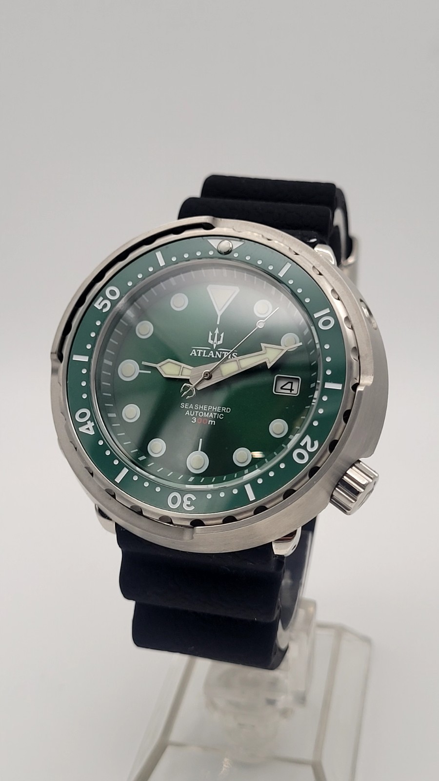 High Quality NH35 Automatic Green Tuna Diver Watch Atlantis Green 300m Sapphire