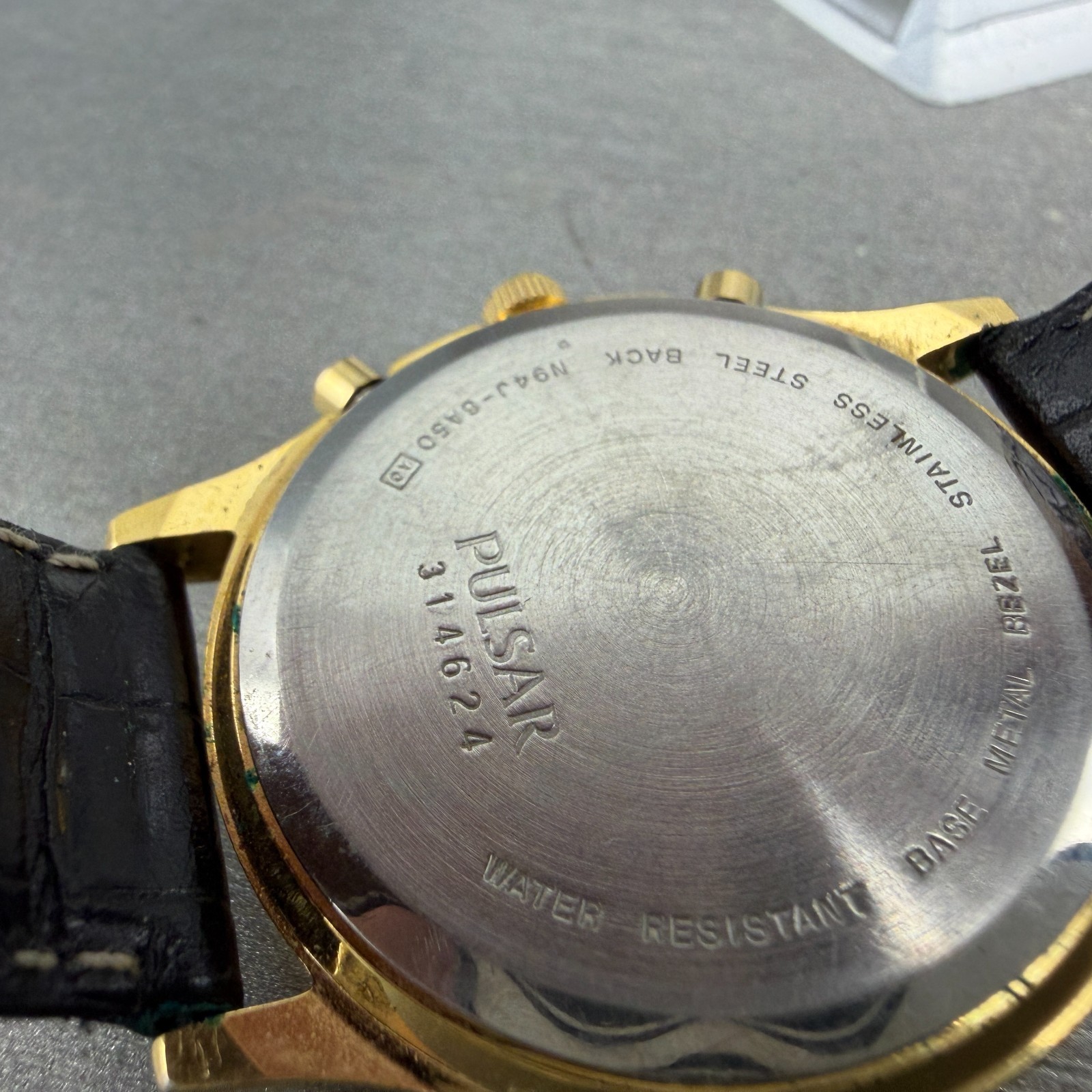 Pulsar World Time Watch Men 38mm Black Dial Gold Tone Alarm Chrono N94J-6A50