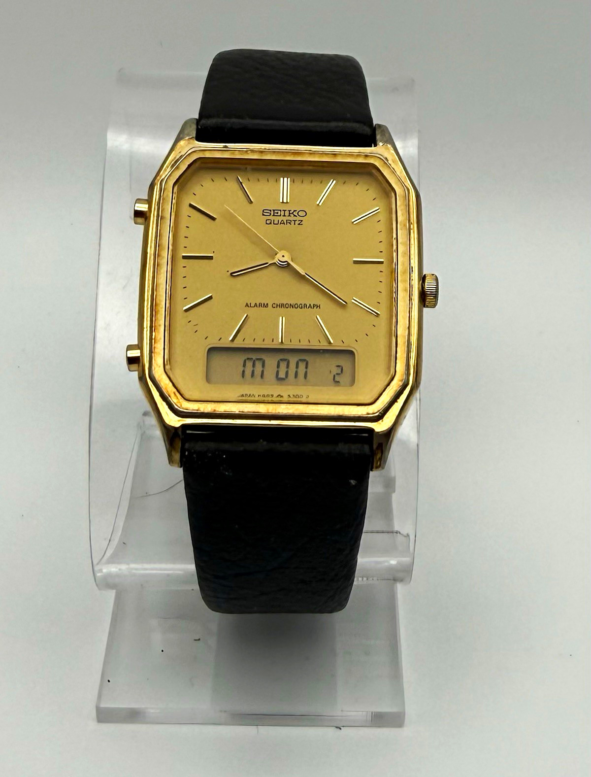 Seiko Quartz Mens Alarm Chronograph Analog-Digital LCD Gold Tone Black Leather