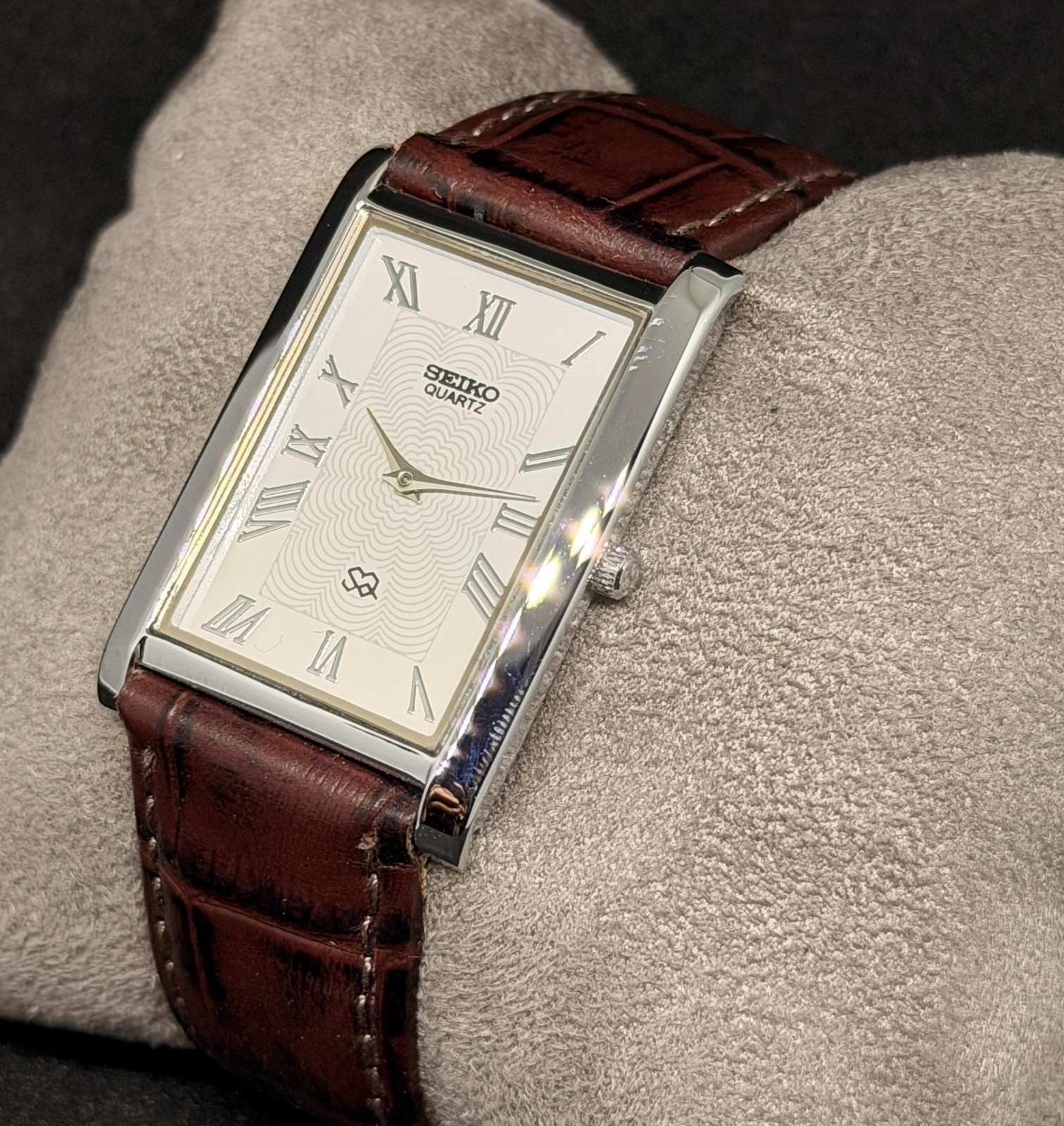 Rare Vintage Seiko Slim Quartz Men’s Wrist Watch