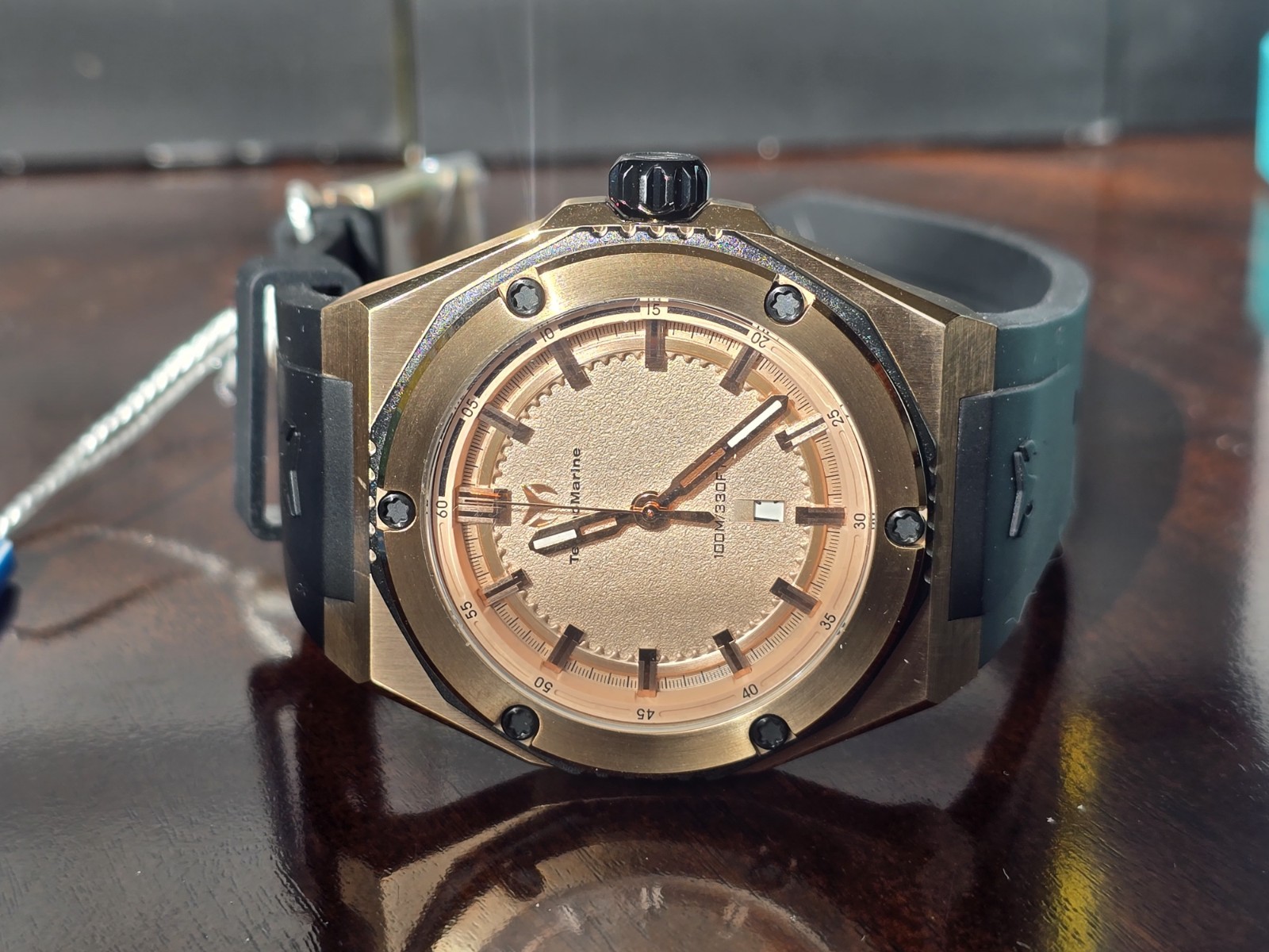 Technomarine Men’s Watch Coral Legacy Quartz Rose Gold Dial Strap Date TM-416065