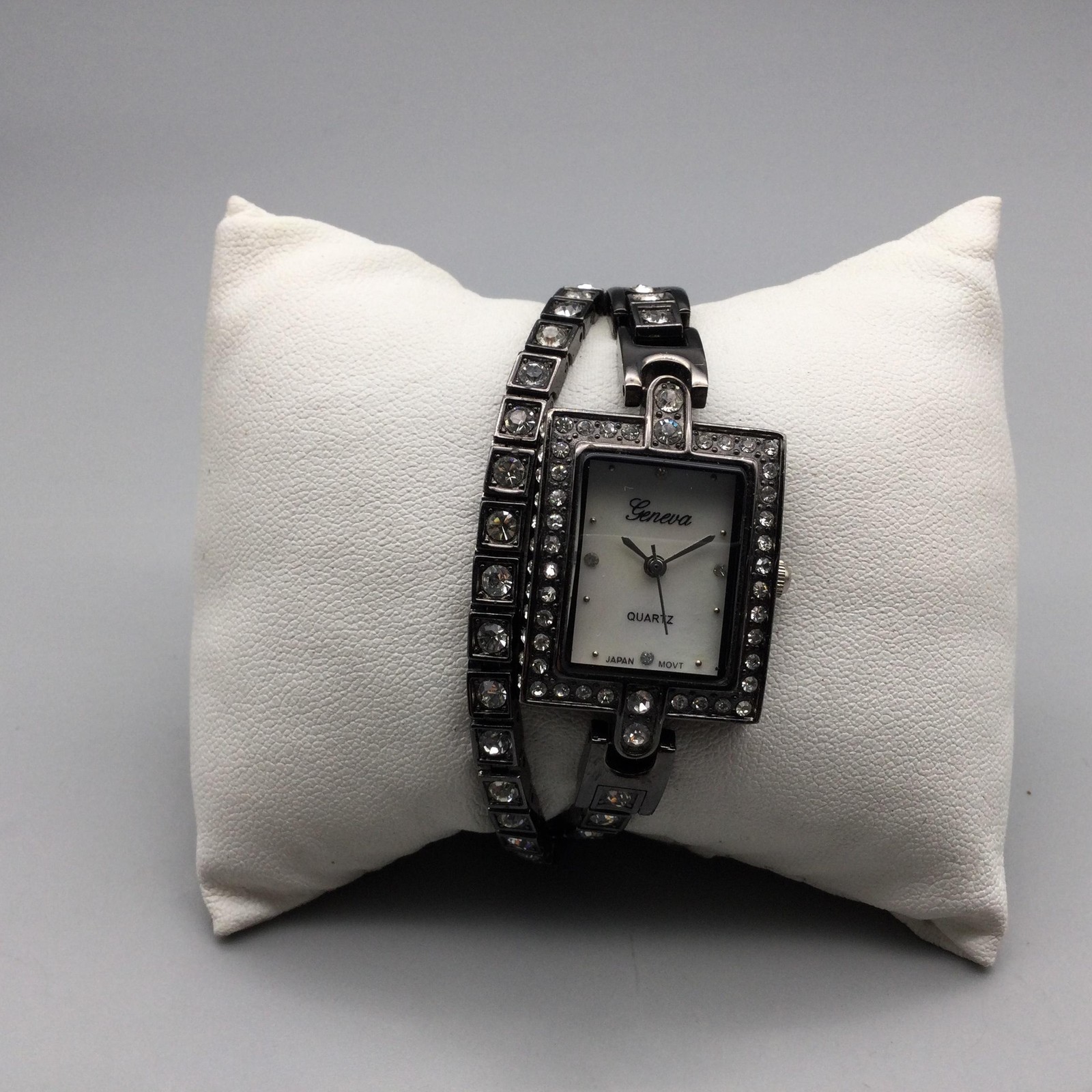 Geneva Watch Womens 22mm Silver Tone Crystals Bezel Wrap Band New Battery 13.5″