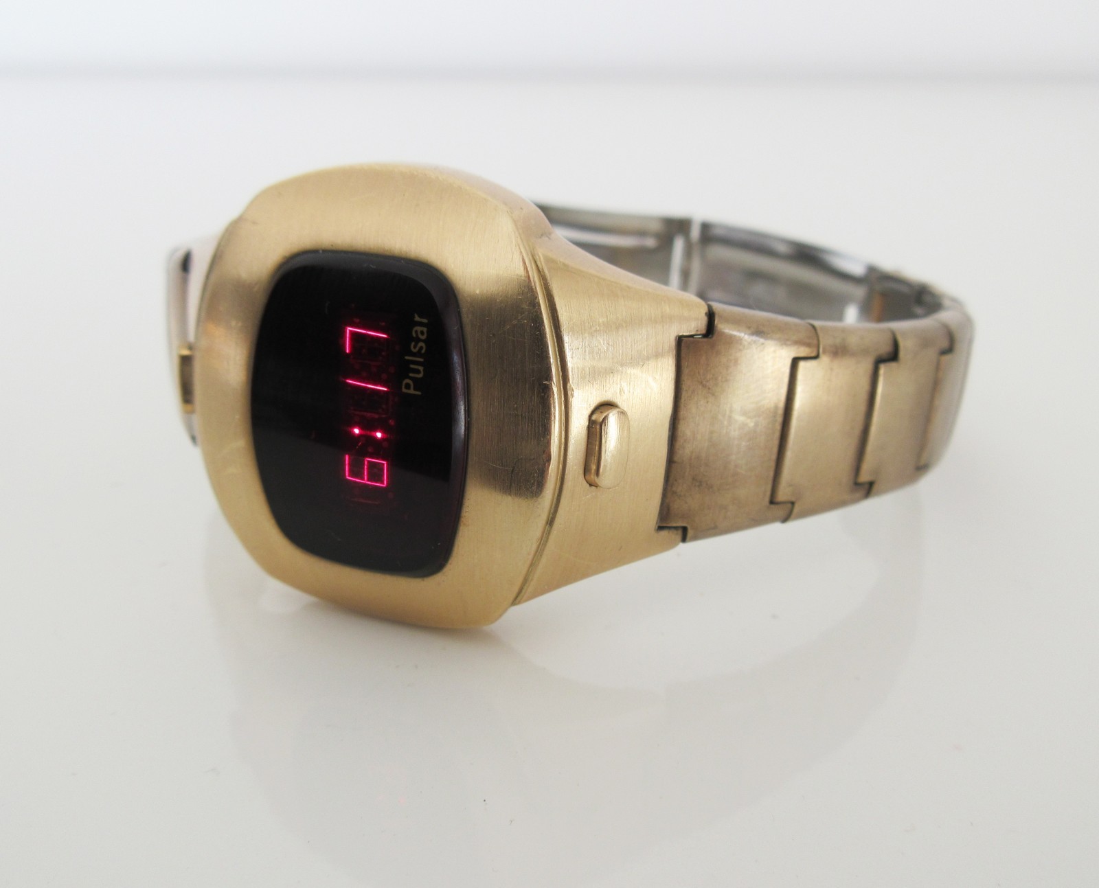 Men’s GF 1976 Pulsar P4 Executive digital Time computer Retro QUARTZ LED watch.