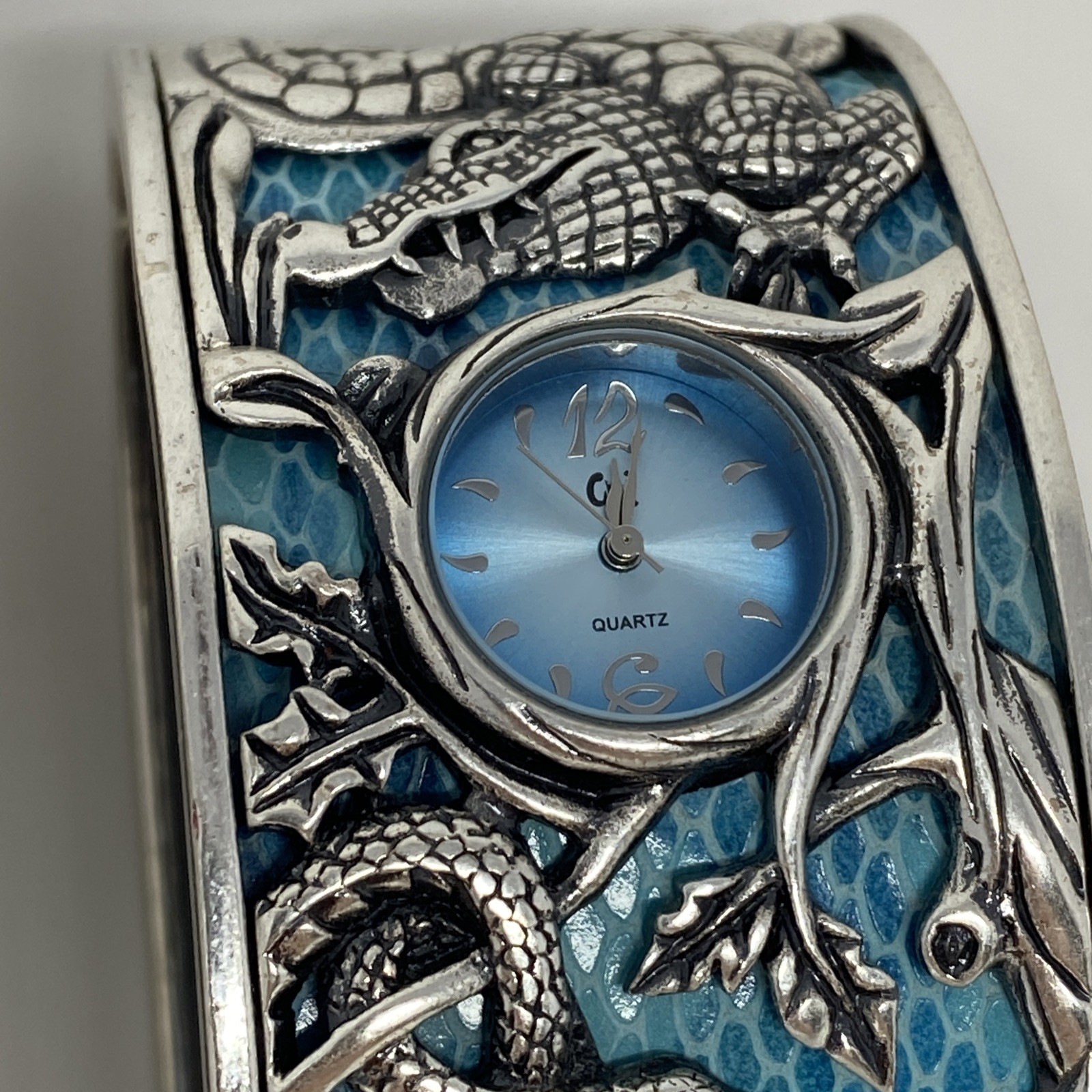 Chi By Falchi Hinged Bracelet Garden Watch B8119 Pink And Blue Not Of 2