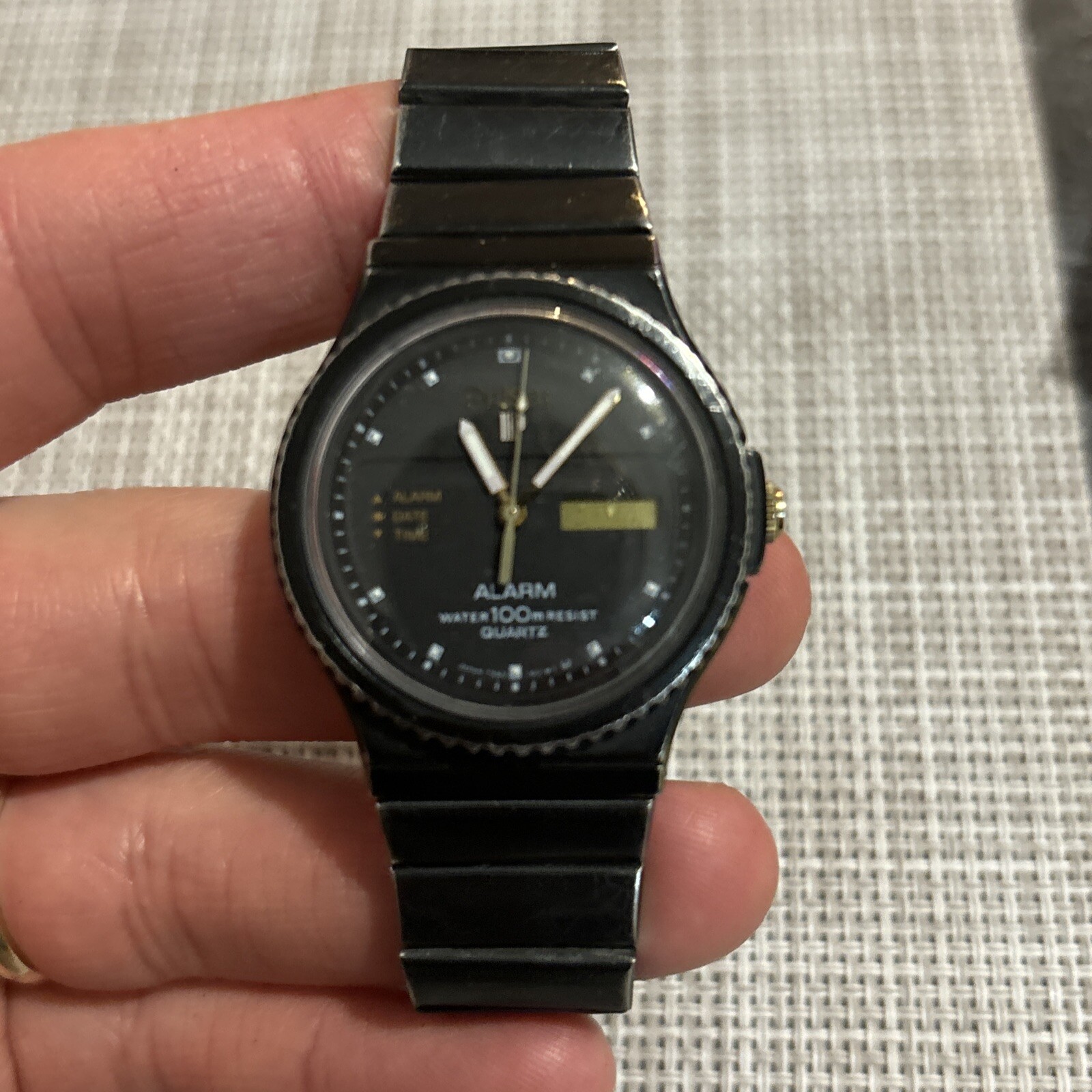 Vintage Rare Pulsar Y960-601Z Quartz Alarm Watch