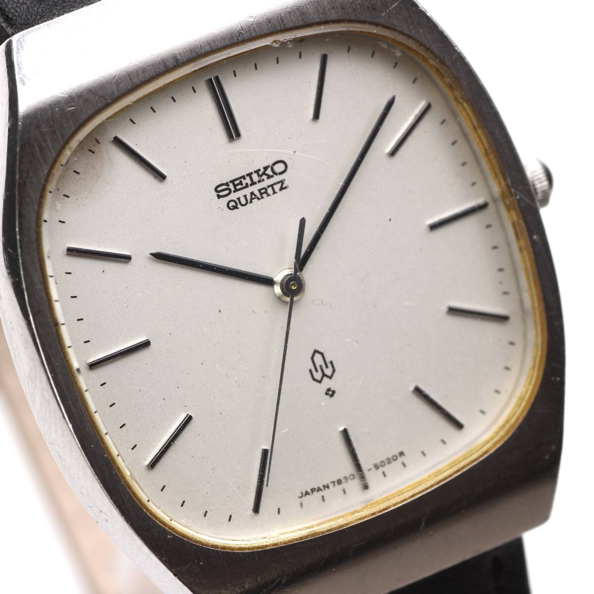 Rare SEIKO quartz men’s wristwatch 70s vintage early quartz cushion case made in