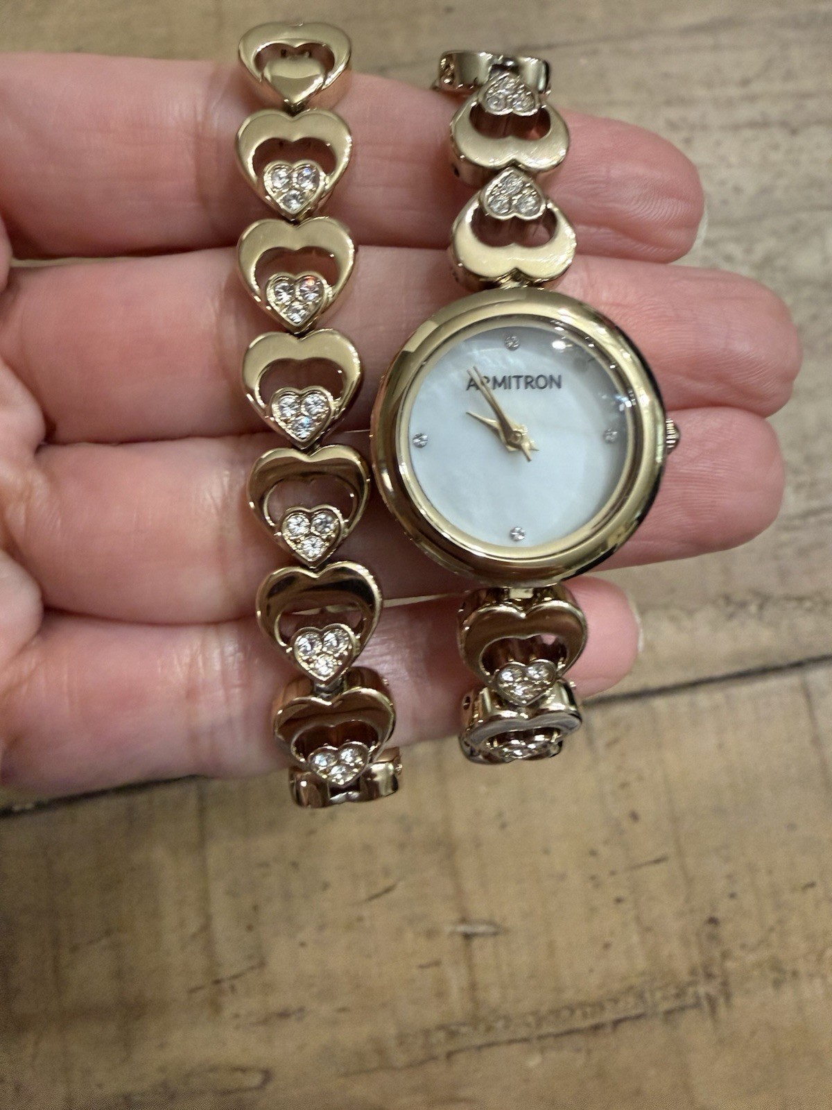 2 Pcs Armitron Ladies Watch & Bracelet Set Hearts Swarovski Goldtone Adjustable