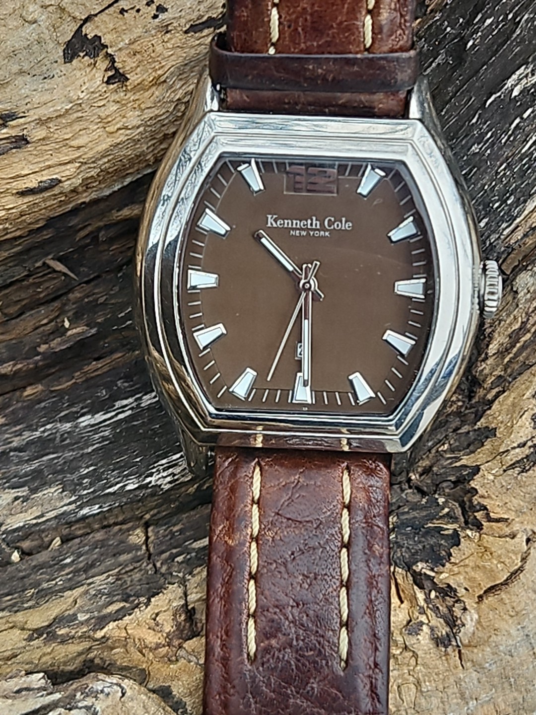 Kenneth Cole Men’s Watch Barrel/Tonneau Shape Bronze Tone Dial 43mm New Battery