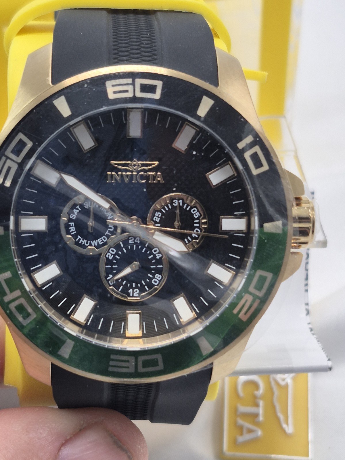 Invicta Men’s Quartz Analog Watch Black Dial Green/Black Bezel Gold Case Box