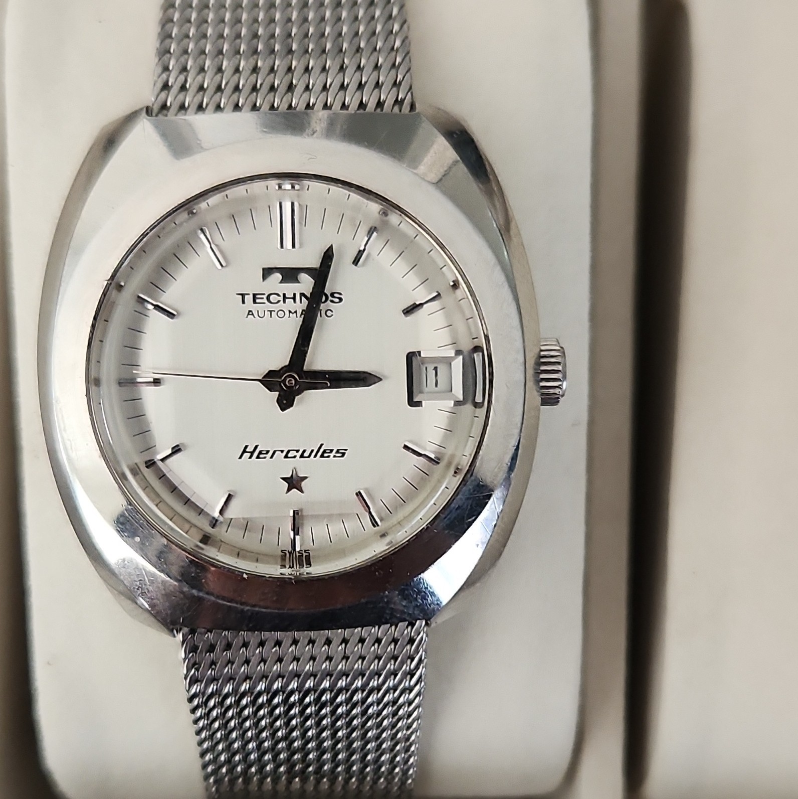 Technos Hercules Men’s Automatic White Dial Date 35mm Cushion Silver Mesh