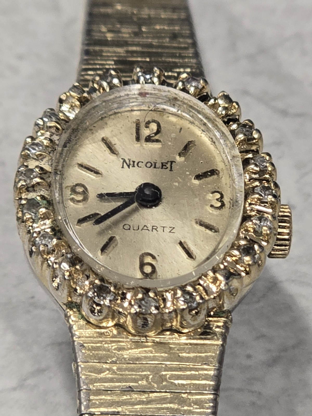NICOLET Diamond Quartz Watch Ladies Diamond Bezel Wristwatch working.