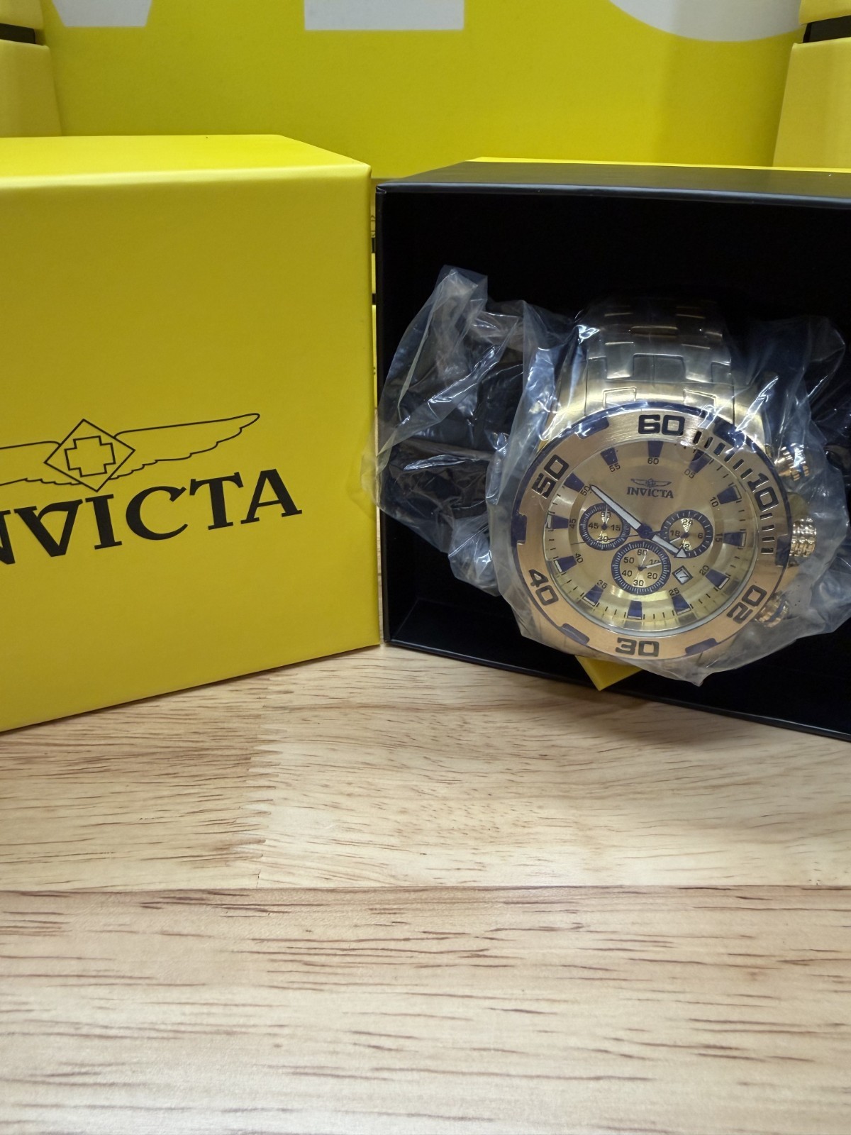 Invicta Pro Diver Scuba 22320 Men’s 50mm Gold Blue Bezel Gold Dial Quartz Chrono