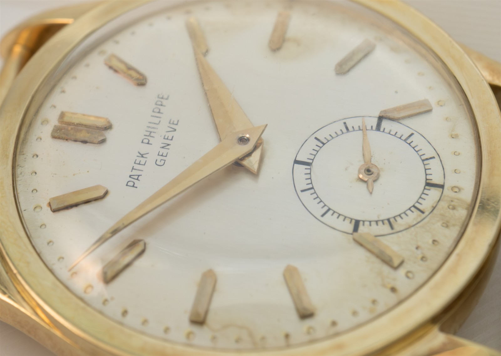 Patek Philippe Ref. 96 Calatrava 1950s Vintage 18K Gold Watch 12-400 Movement