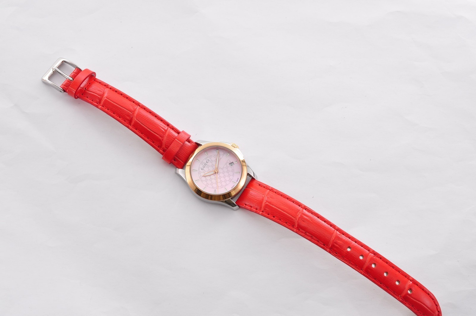 GUCCI 126.5 Quartz Date Pink Shell Women Watch w-10133