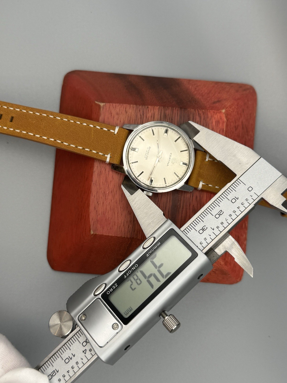 Certina Bristol 235 Manual Wind Swiss 17J Silver Dial Steel 34mm, runs great