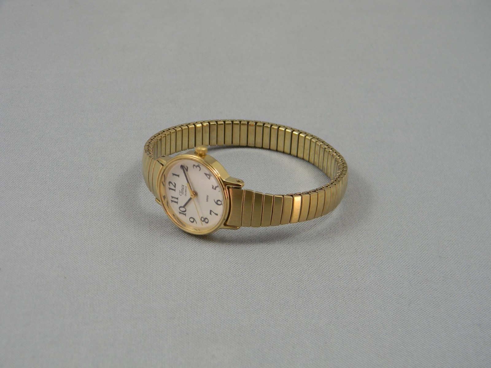 Timex Watch Women Easy Reader 23mm Gold Tone Stretch Band New Battery 6.25+