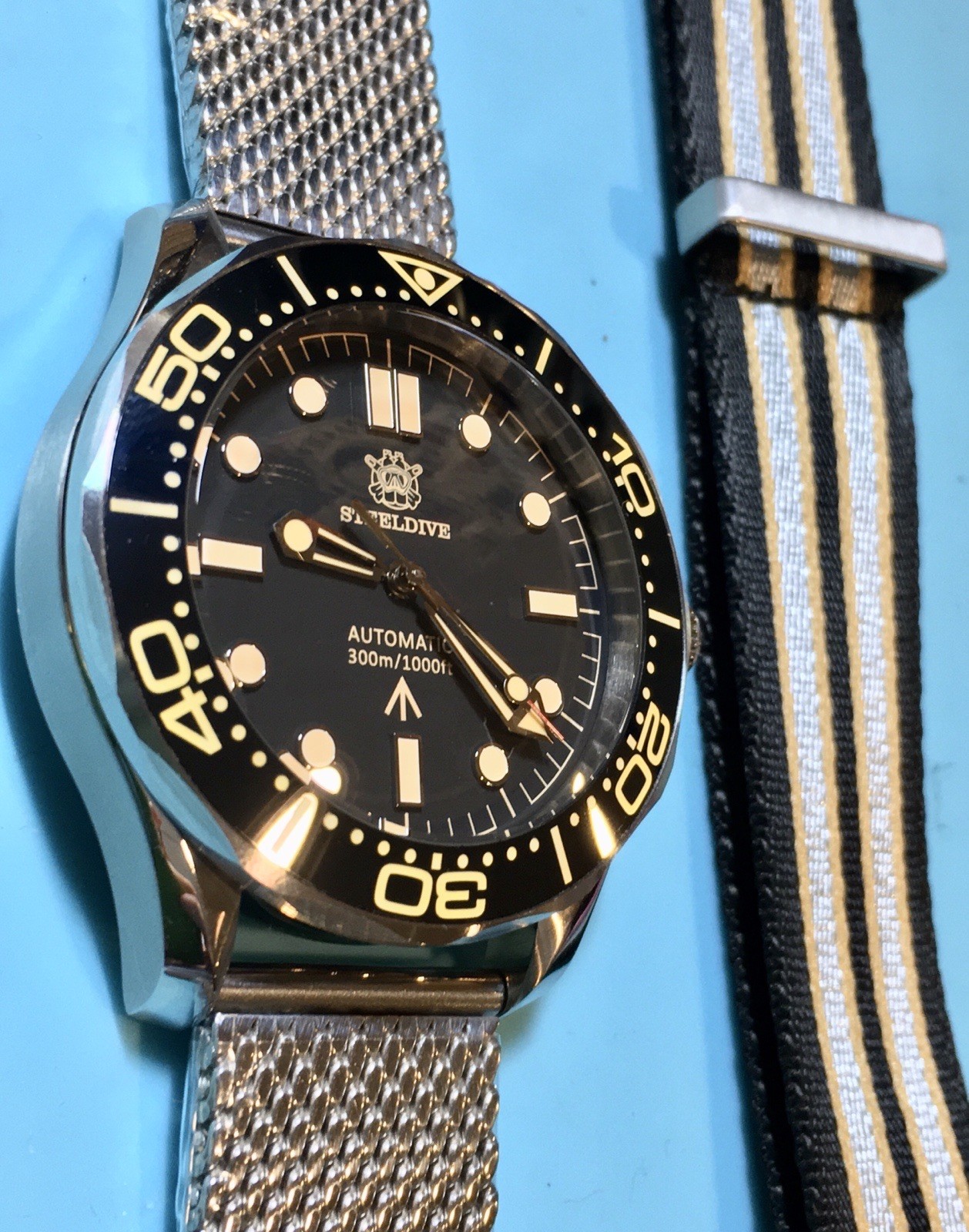 STEELDIVE 007 42MM WATCH NO TIME TO DIE SEIKO NH35 SAPPHIRE MILANESE & NATO BAND