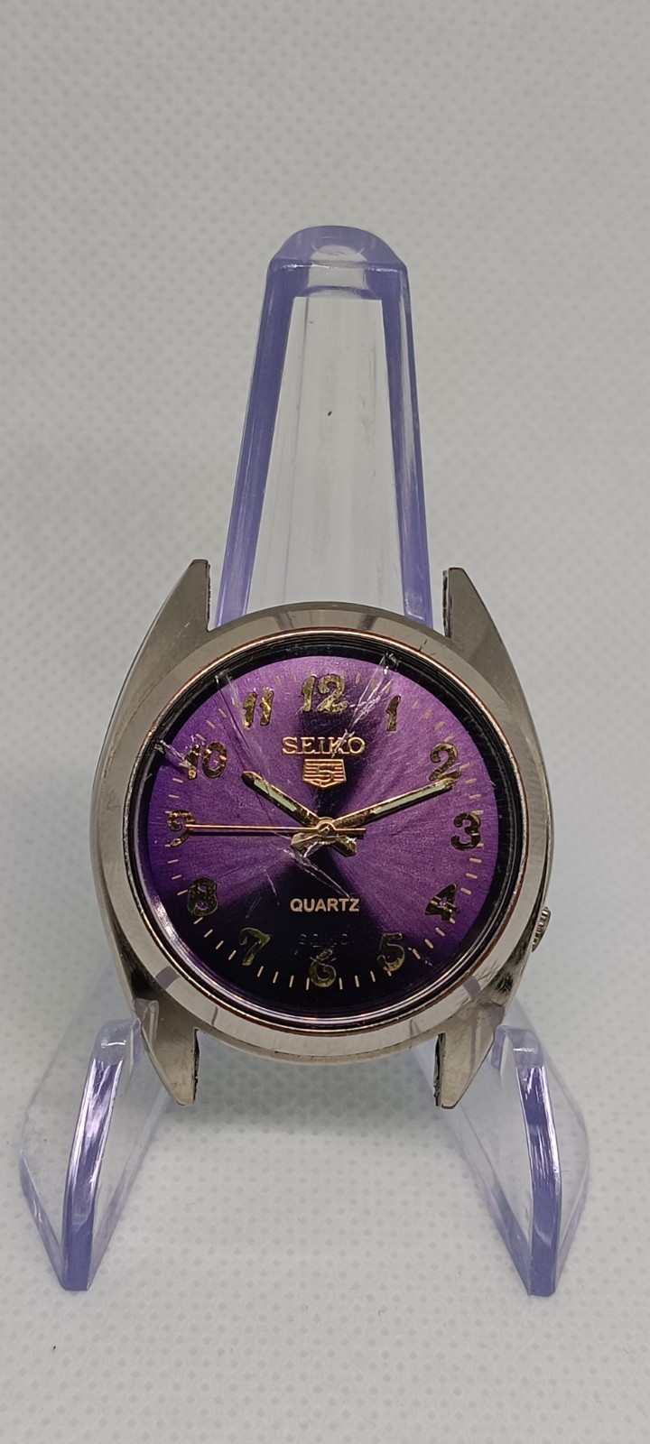 Vintage Seiko Quartz Wristwatch Purple Dial–Running– Cracked – For Repair /Parts