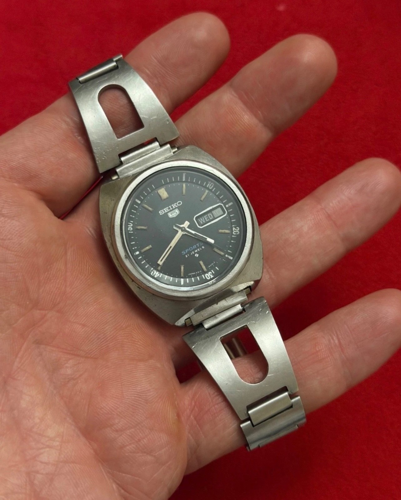 Seiko 5 Sports Day/Date Vintage Men’s Watch Please Read The Description
