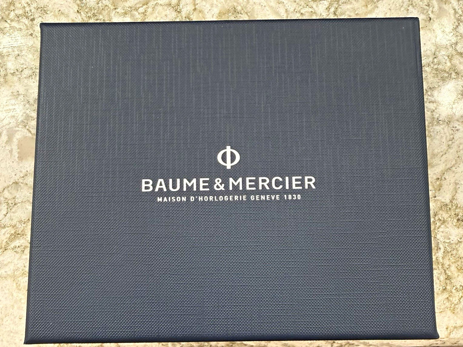 Baume & Mercier Riviera Automatic Blue Dial Date Black Rubber Strap 100m Box