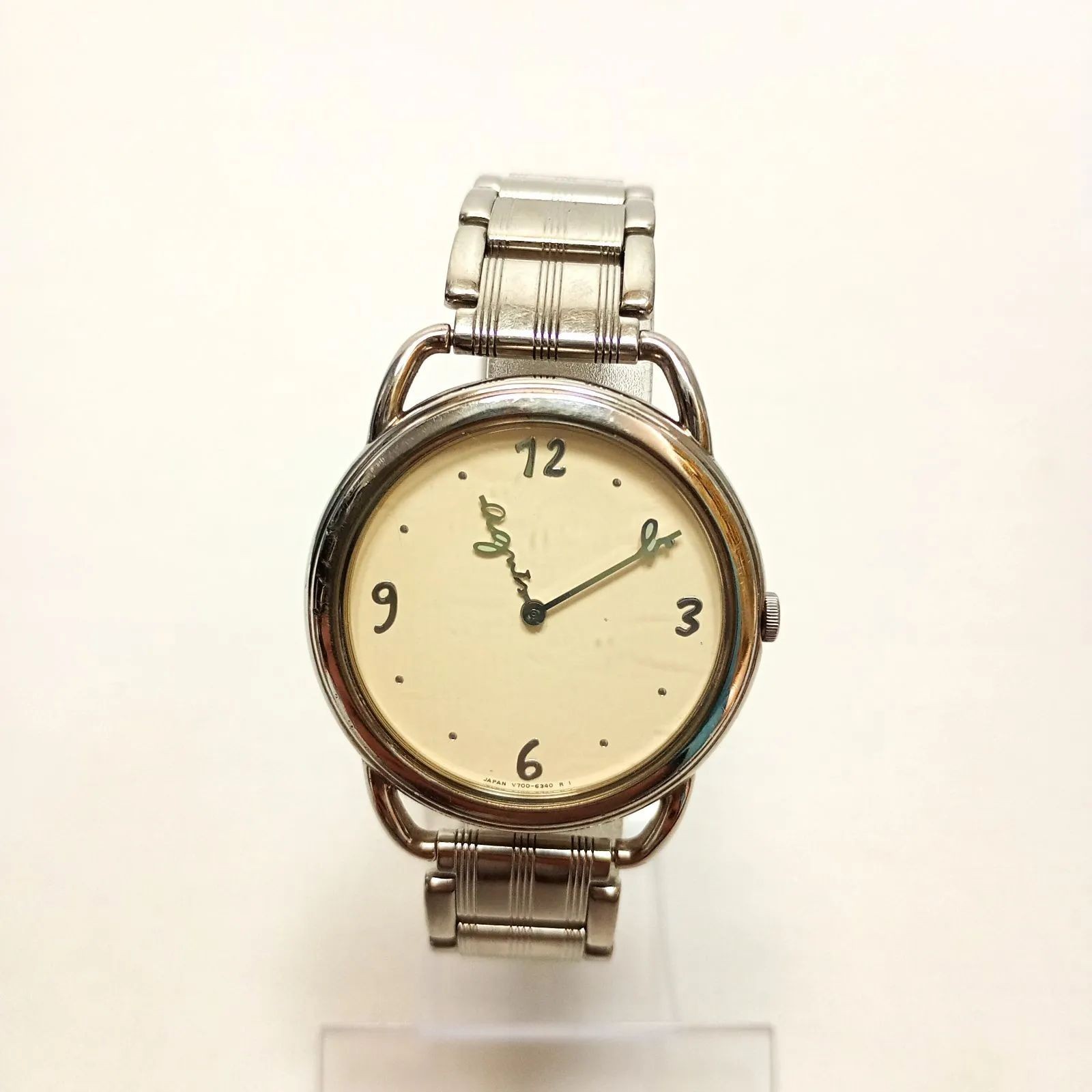 Operational agn s b. Watch V700 6210 2 Hands Round