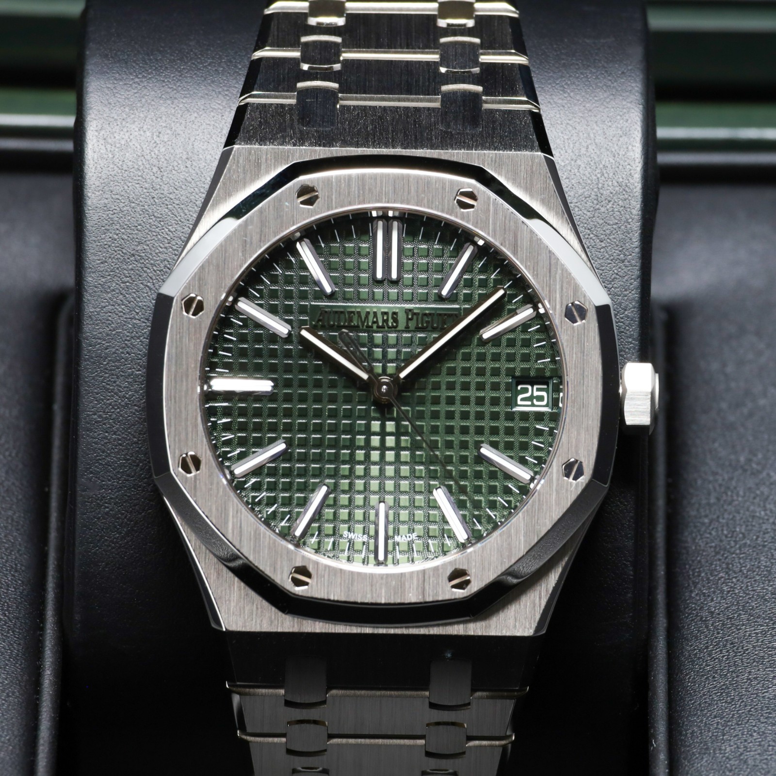 Audemars Piguet Royal Oak 2025 41mm Green Tapisserie Dial Royal Oak 15510ST
