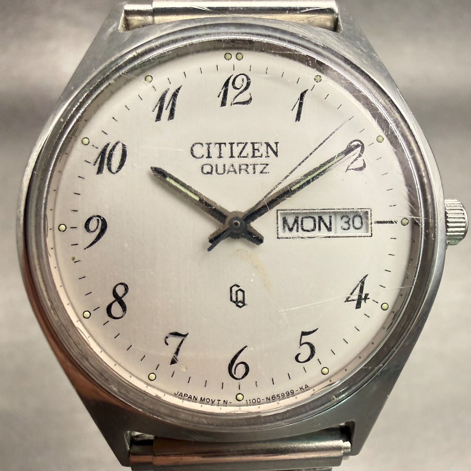 Citizen CQ Watch Men 35mm Silver Dial Steel Daydate Round 1100-S63804 New Batt
